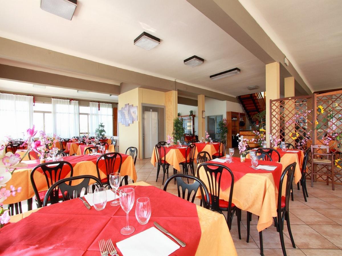 Aparthotel Amelia Dream View Momigno Kültér fotó
